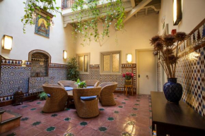 Отель Hotel Boutique Casas de Santa Cruz  Севилья